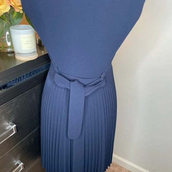 Karen Millen Sleeveless Pleated Skirt Trench Dress in Navy Size 6US - Picture 8 of 16
